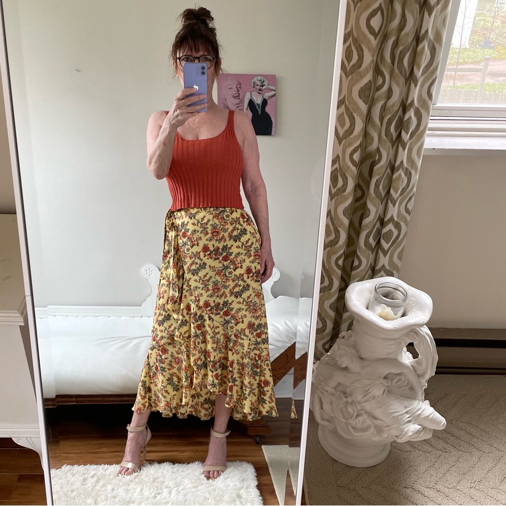 MAX STUDIO YELLOW FAUX WRAP SKIRT ORANGE FLOWERS SIDE SASH STRETCH WAIST RUFFLES